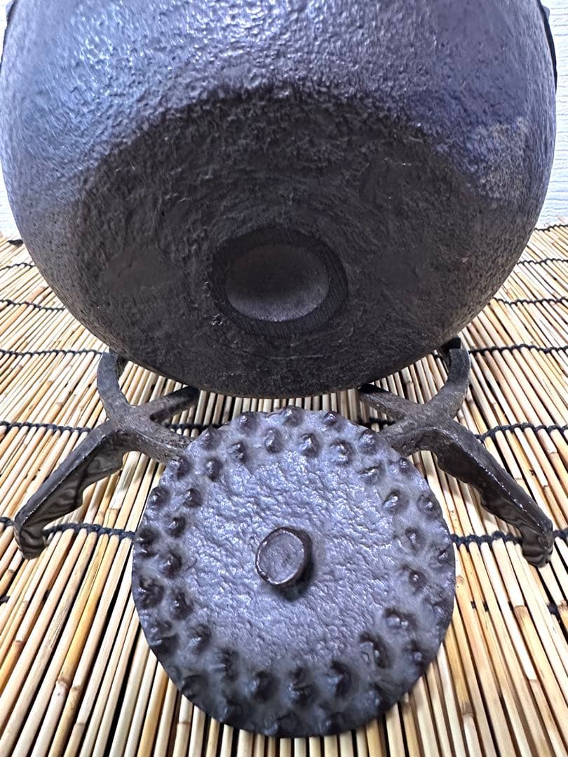 未使用品　南部長文堂 二代目 長谷川文雄造　鬼アラレ　南部鉄瓶　南部鉄器