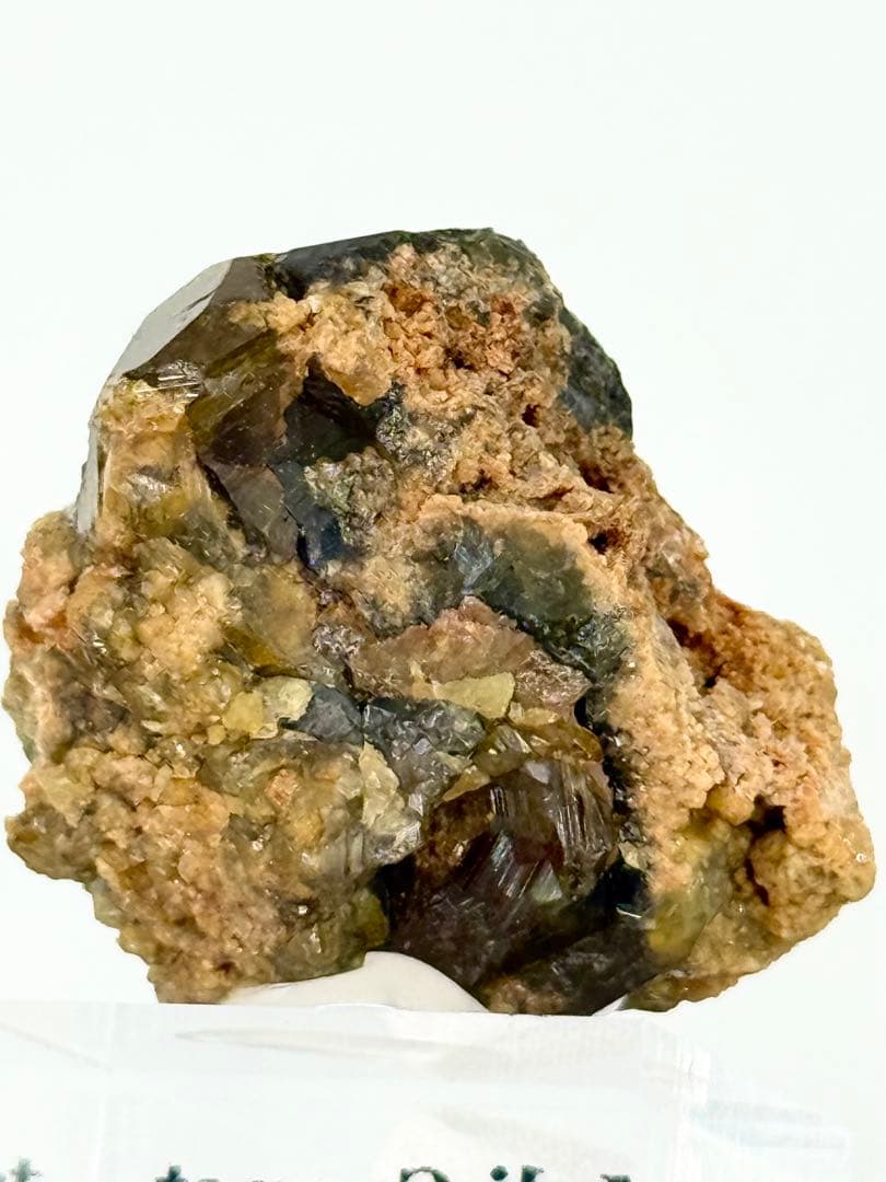 マリガーネット　灰礬柘榴石　灰鉄柘榴石　原石　鉱物標本　鉱石　ガーネット