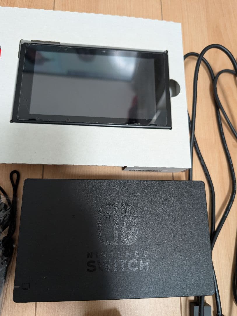 Nintendo Switch本体 +Joy-Con +ソフト2本