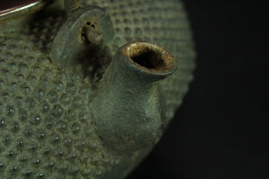 霰 鉄瓶 刻 金龍堂 梅正宗 銀摘み蓋 金銀象嵌 共箱(K-YC389)