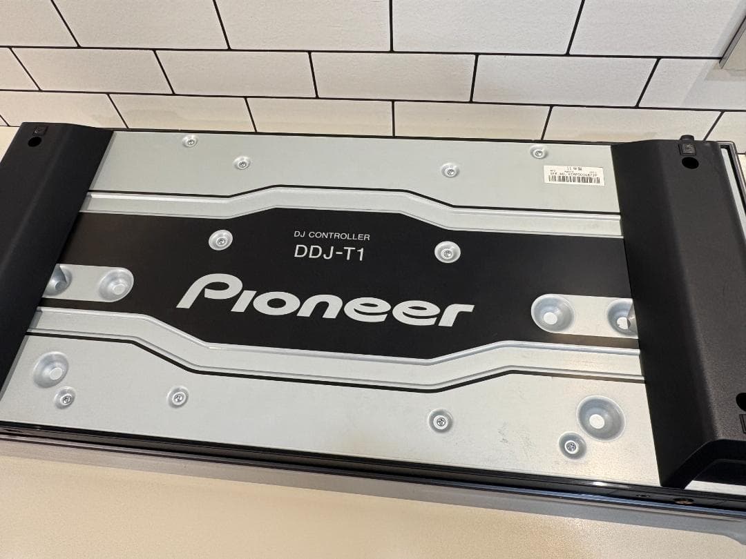 Pioneer DDJ-T1 TRAKTOR DJコントローラー