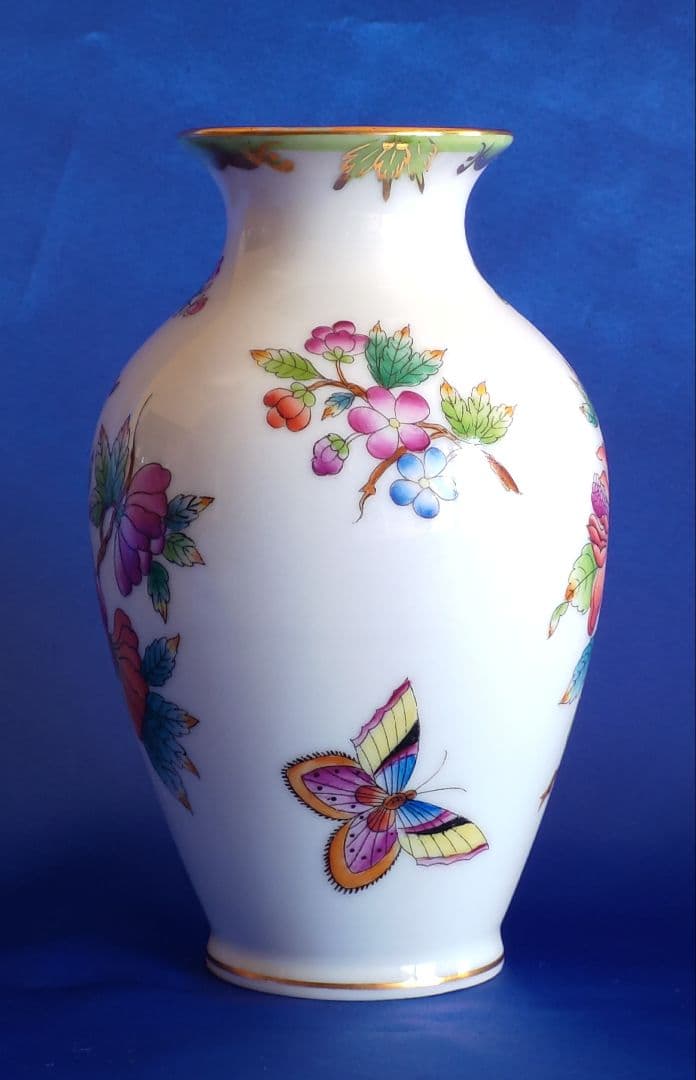 HEREND ヘレンド 【美品】白磁花瓶 花と蝶の装飾