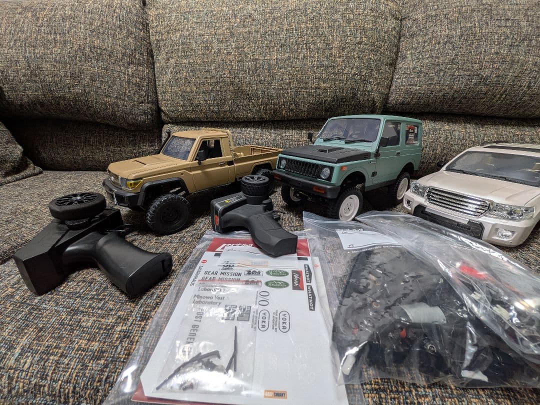 WPL C74ジムニー MN82ランクル 他　WPLパーツ多数　画像の物の全て。