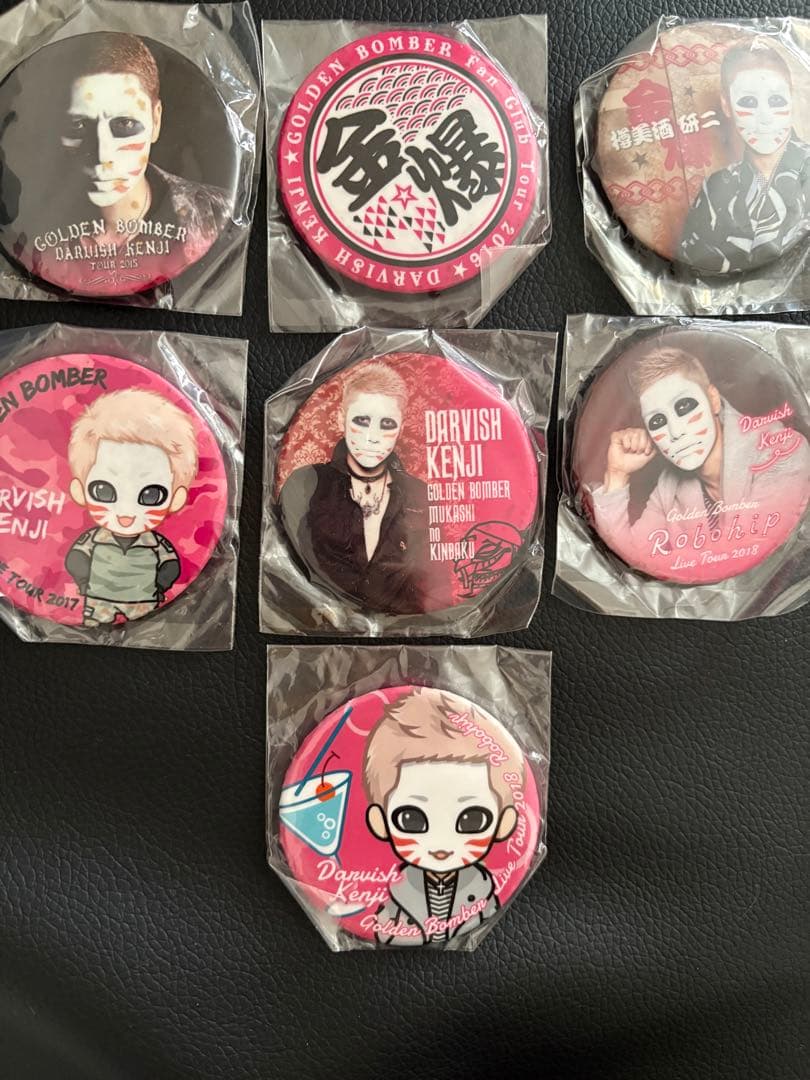 ゴールデンボンバー 金爆 ガチャ トレカ スクラッチ 缶バッジ