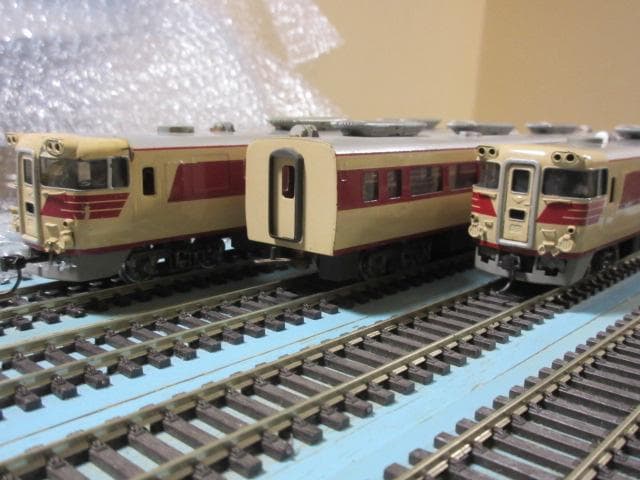 国鉄　キハ80系 気動車 ３両セット HOゲージ　(金属製 /カツミ製）