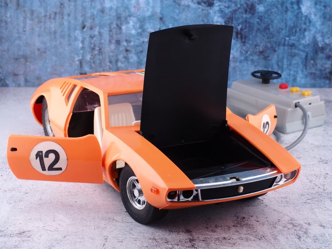 PIKO 1/12 DE TOMASO MANGUSTA デ・トマソ・マングスタ