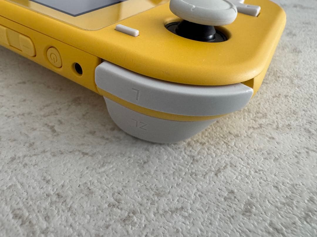 Nintendo Switch Lite イエロー 本体と充電器付き