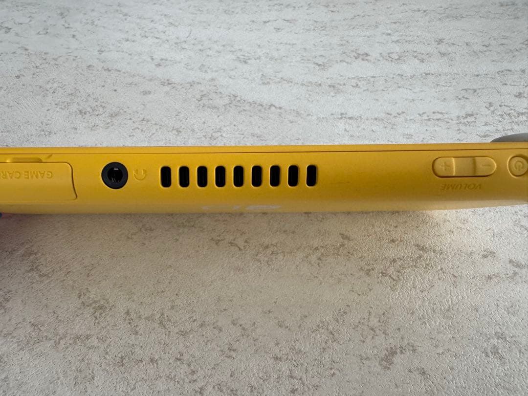 Nintendo Switch Lite イエロー 本体と充電器付き