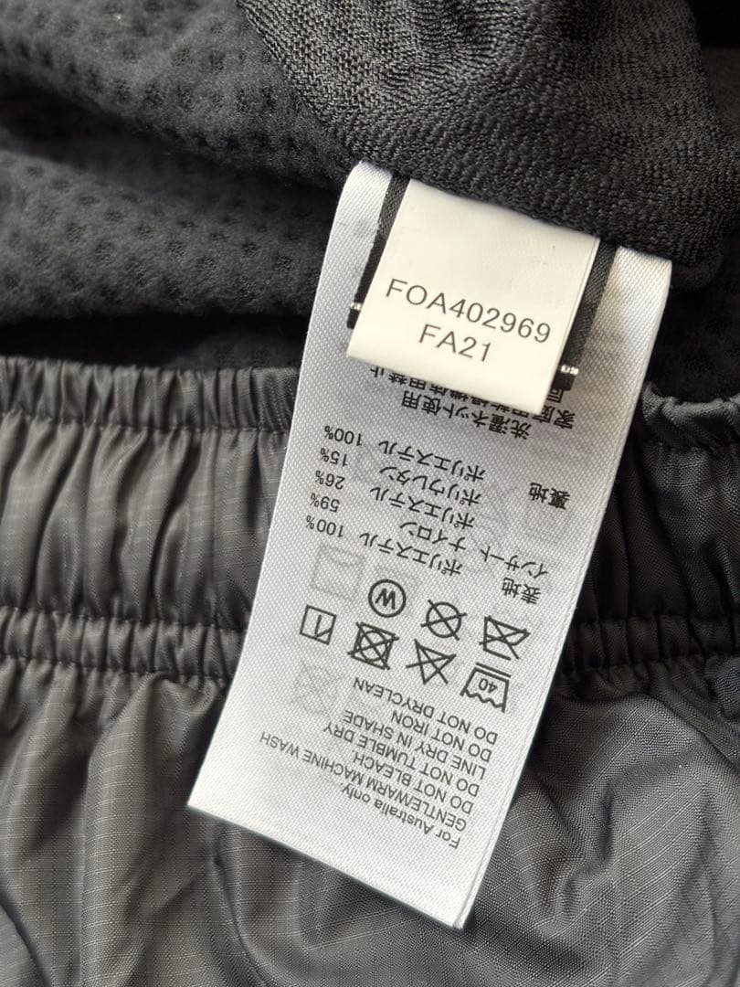 【新品未タグ付】オークリー ウインドブレーカー（上L・下M）保温 撥水 静音機能