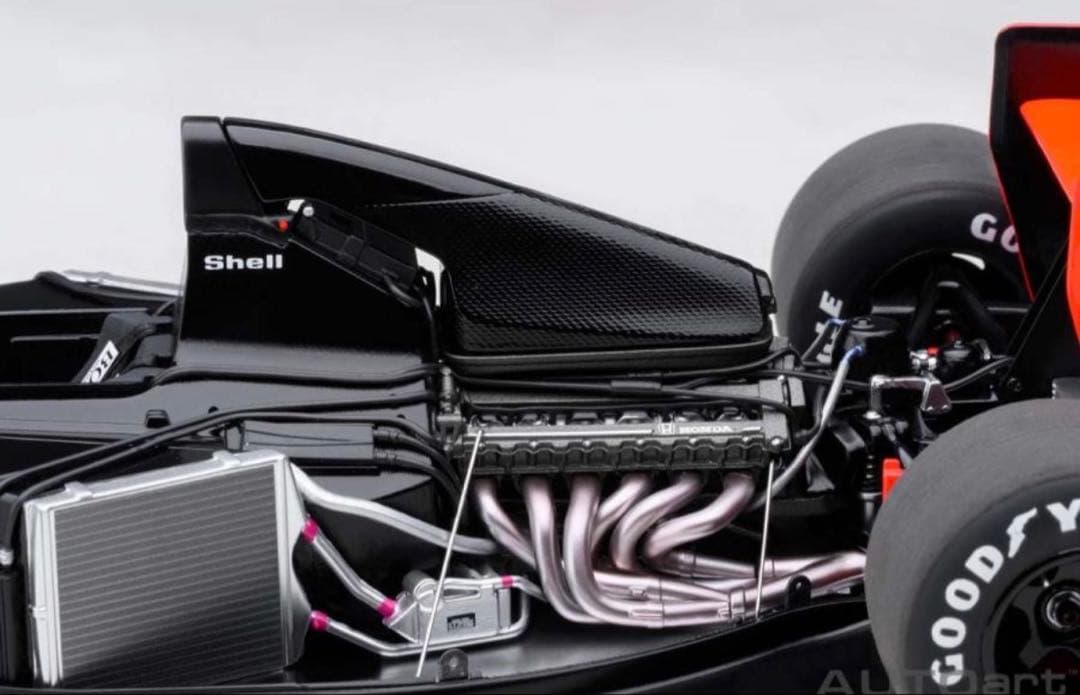 新品　オートアート 1/ 18 マクラーレン ホンダ ゲルハルト・ベルガー