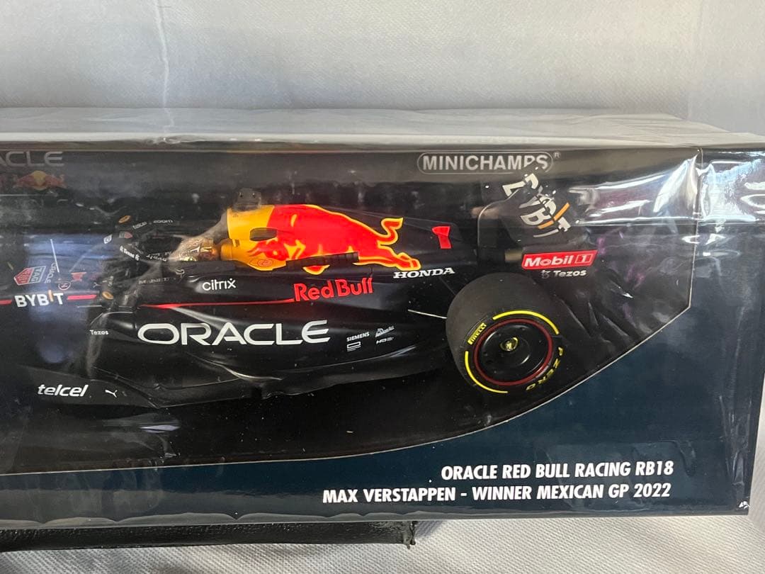 レッドブルF1 1/18 マックス・フェルスタッペン　メキシコGPウィナー