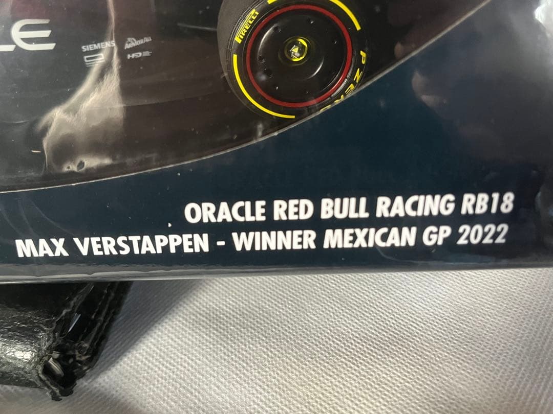 レッドブルF1 1/18 マックス・フェルスタッペン　メキシコGPウィナー