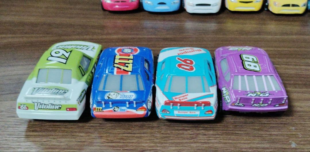 カーズマテル　ピストンカップレーサー　13台セット