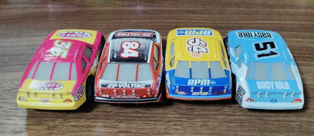 カーズマテル　ピストンカップレーサー　13台セット