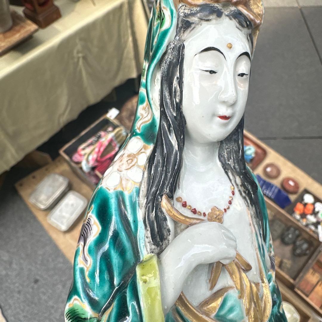 九谷焼観音像　仏様　金彩　色絵　五彩手　仏像　薩摩　微笑んでます！