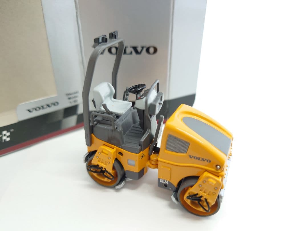 モーターアート　VOLVO　DD-24　ロードローラー　スケール 1/50