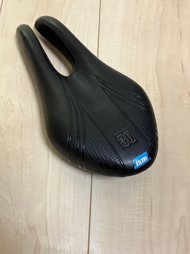 ism PL1.0 ロードバイクサドル