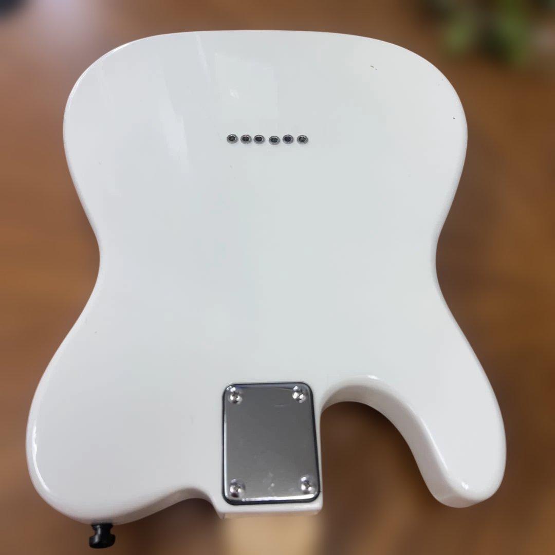 k*e様 PB141 エレキギター　白　やや傷汚れあり　動作不明　ジャンク　10