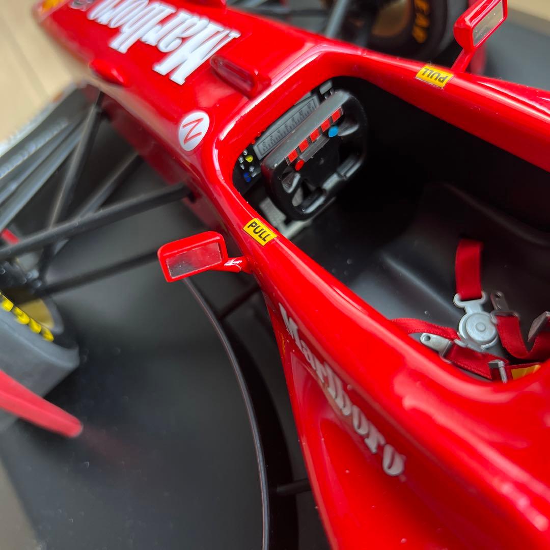 フェラーリF310B 1/8 マルボロ　ミニチャンプス