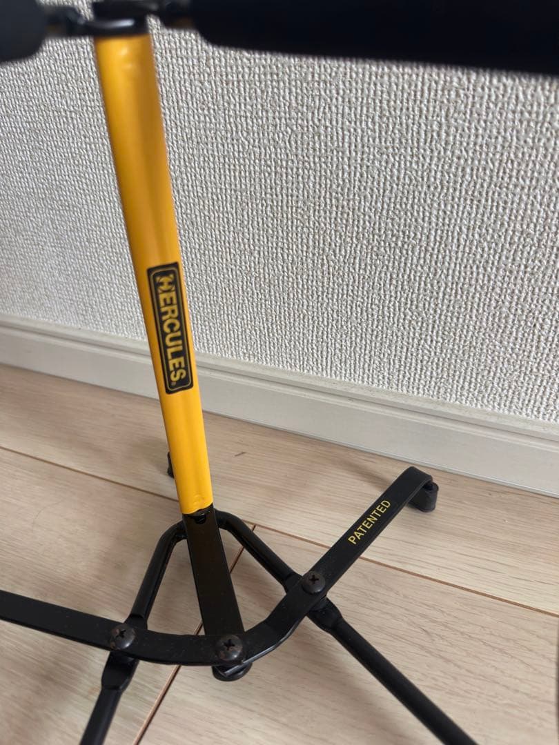 Epihone エピフォン レスポール(ケース・スタンド・その他付属品付き)