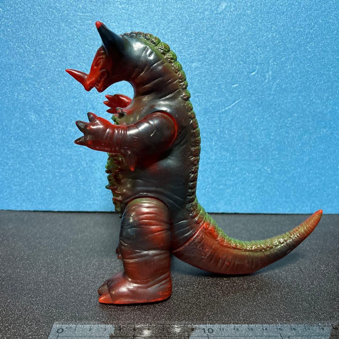 ブルマァク　ゴモラビンテージソフビ