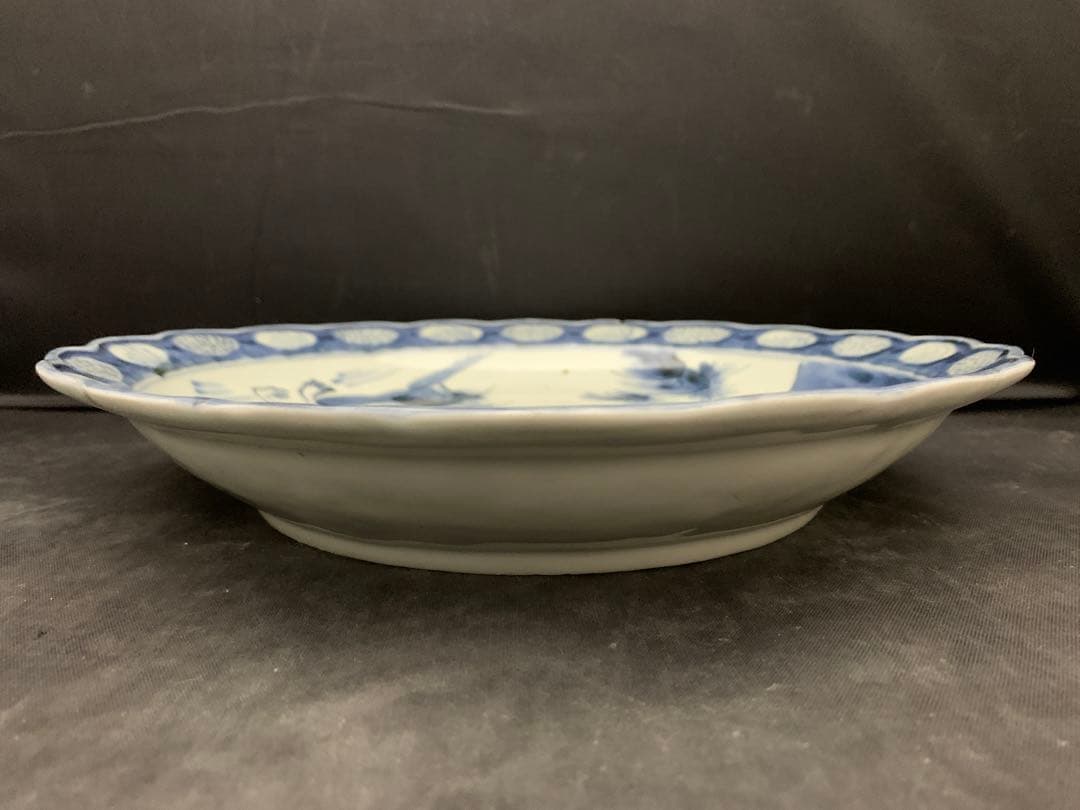 古伊万里　　鉄拐仙人染付図輪花皿　約直径27㎝