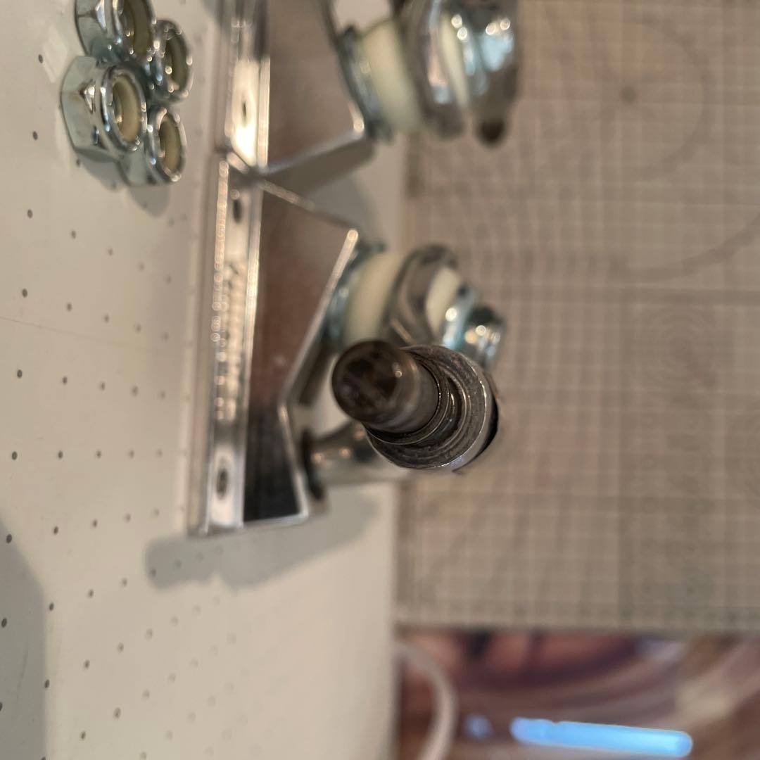 THUNDER スケボートラック TITANIUM LIGHTS 147 チタン