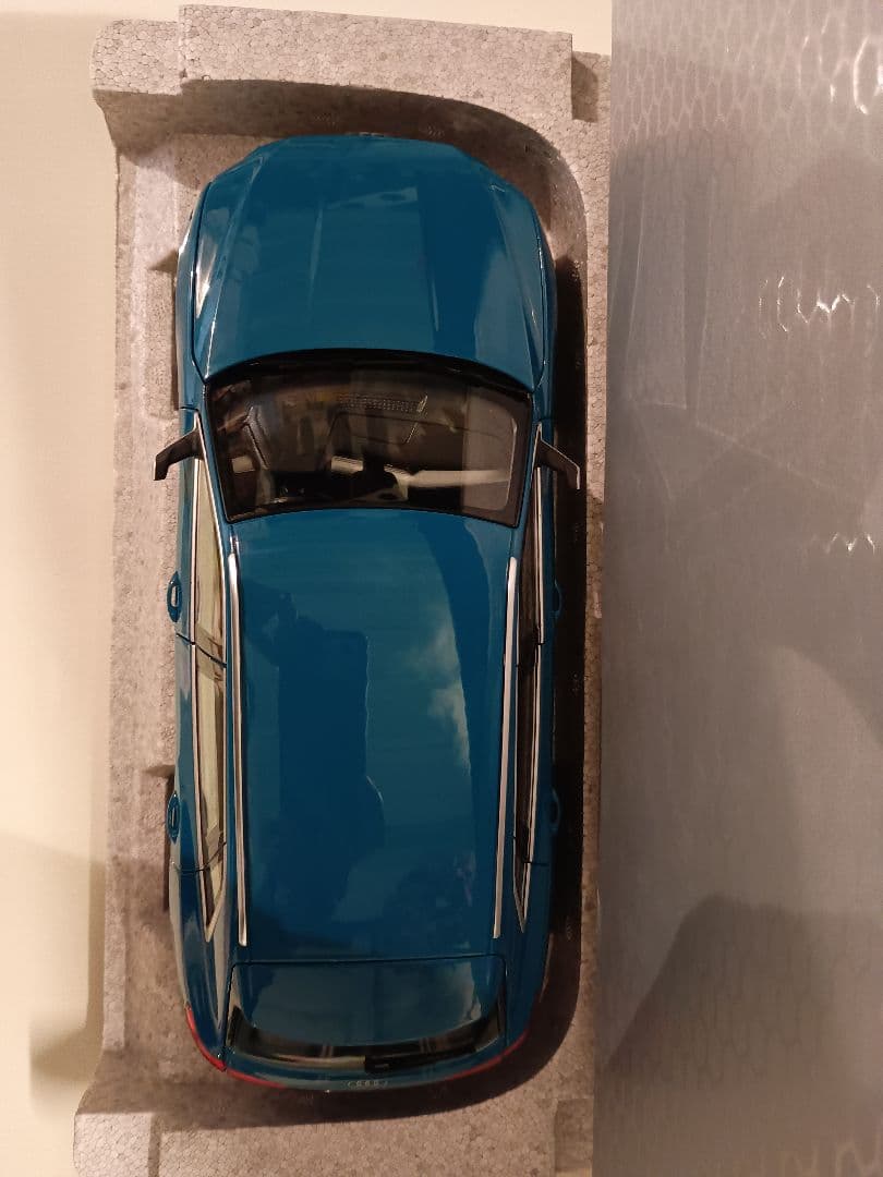 ノレブ NOREV 特注品 アウディ Audi e-tron 1/18