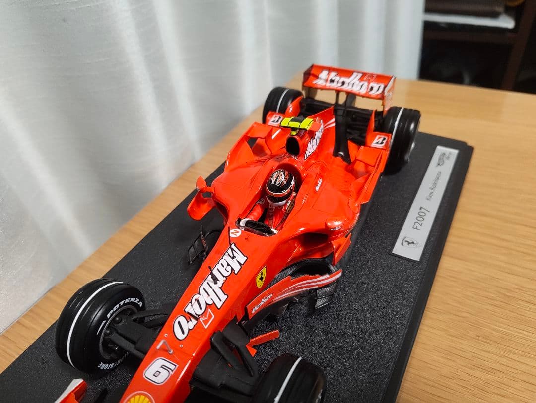 ミニカー Hot Wheels F2007 Kimi Raikkonen 1/18