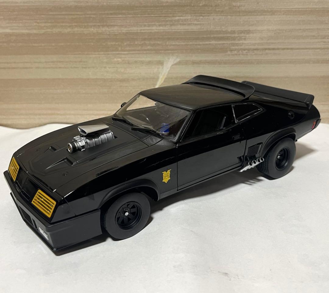 グリーンライト 1/18 1973フォード ファルコン XB