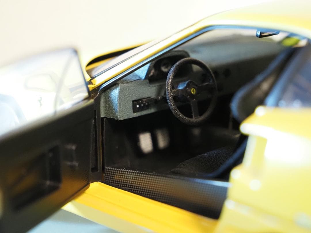 AUTOart 1/18 Ferrari F40イエロー旧ダイキャスト開閉モデル