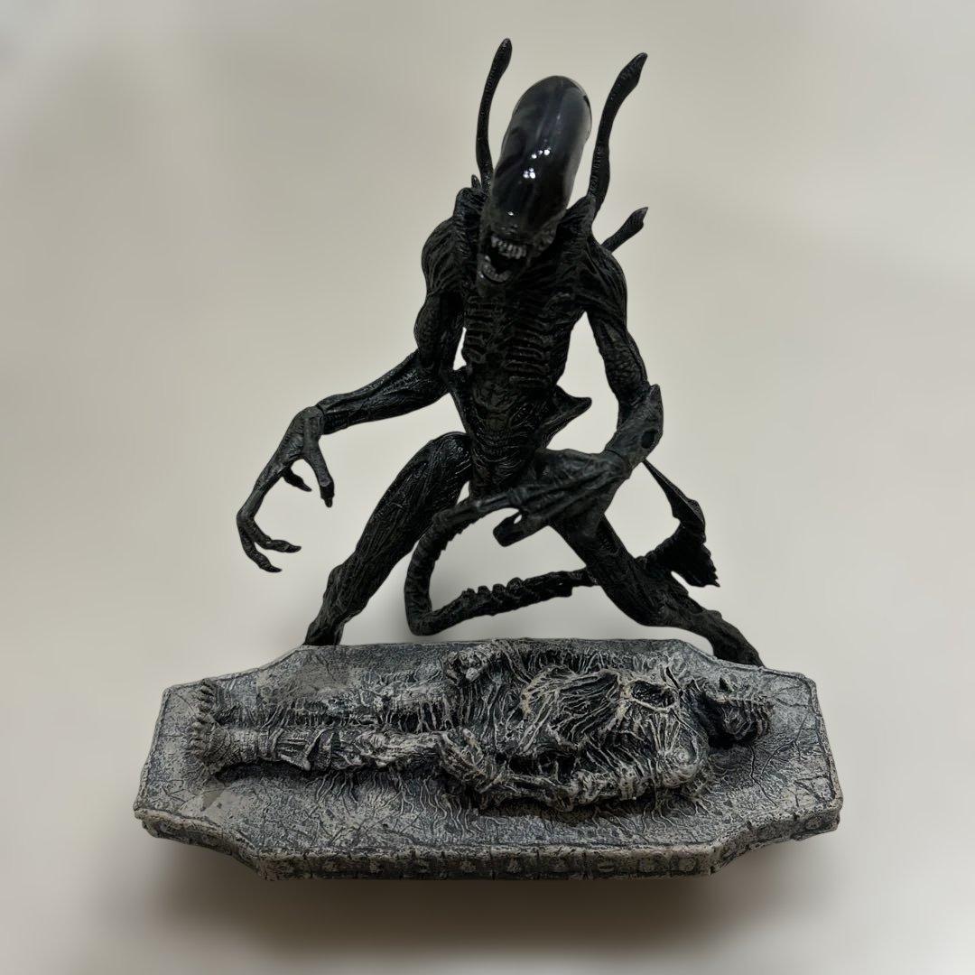 【2点セット】プレデターとエイリアン フィギュア