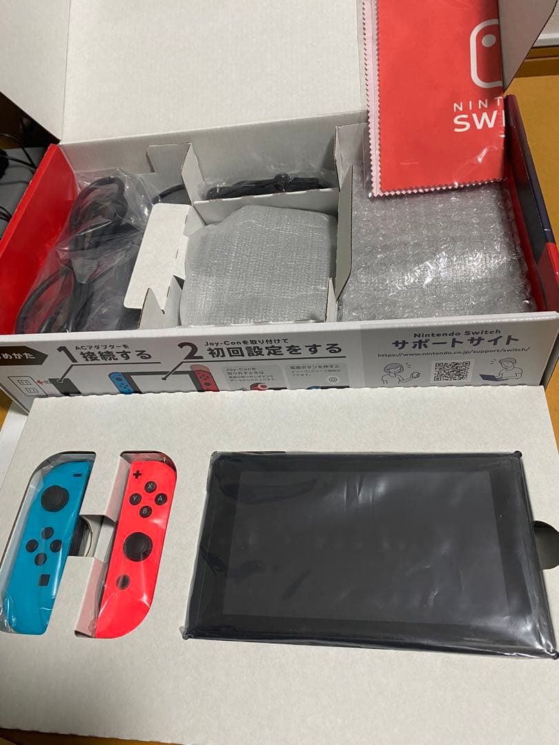 美品☆ Nintendo Switch 本体 ネオンブルー・オレンジ ソフト2本