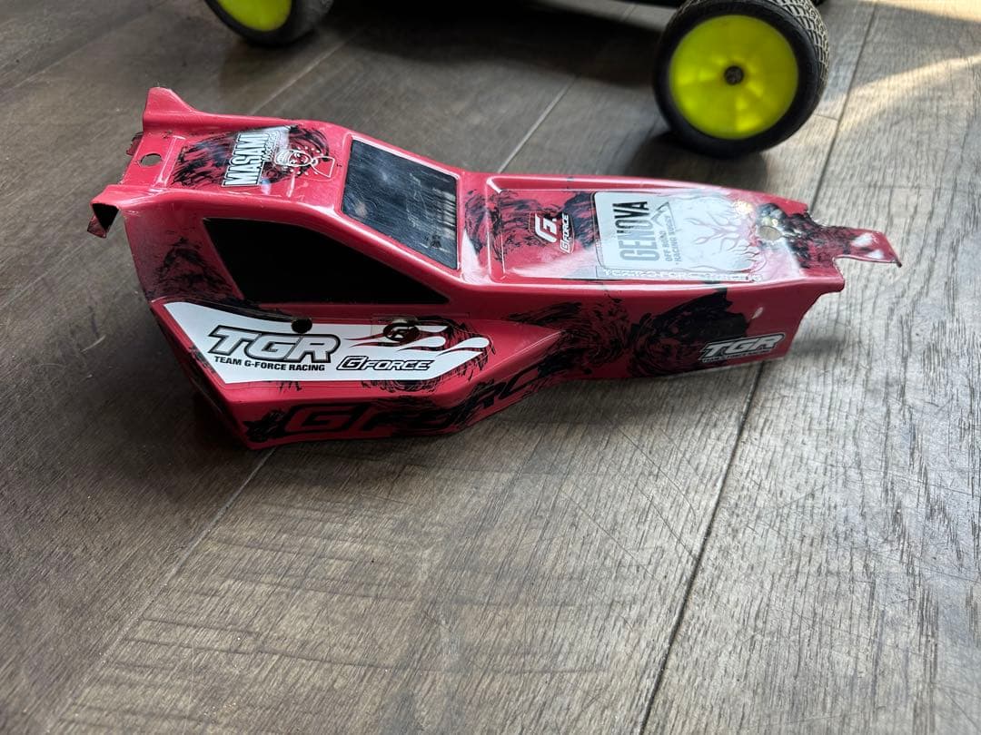 Genoa ホビーラジコンカー 赤