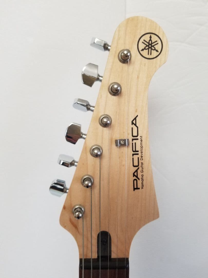 YAMAHA パシフィカPAC012 レッド ギターケース付き
