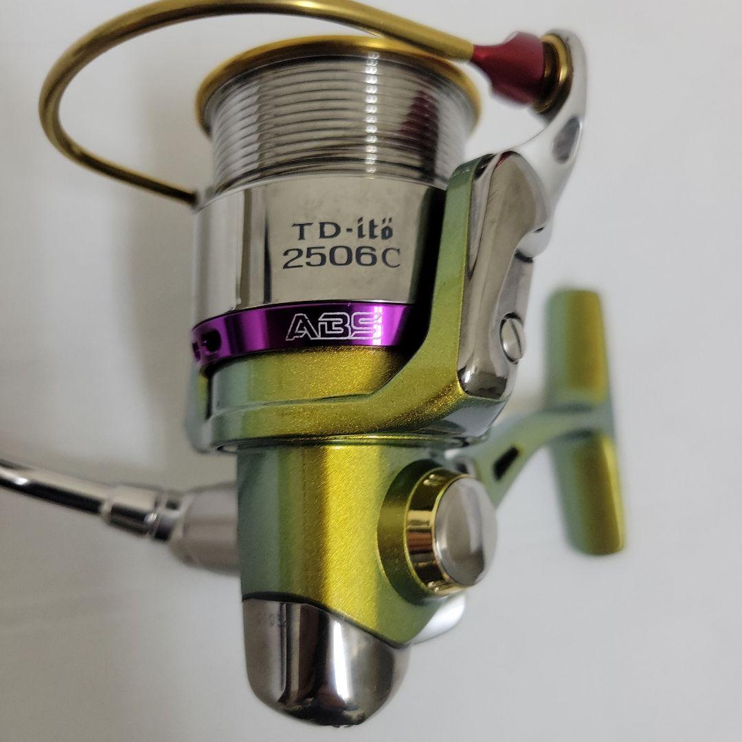 DAIWAコラボ メガバススピニングリールTD-ito 2506C 限定生産品