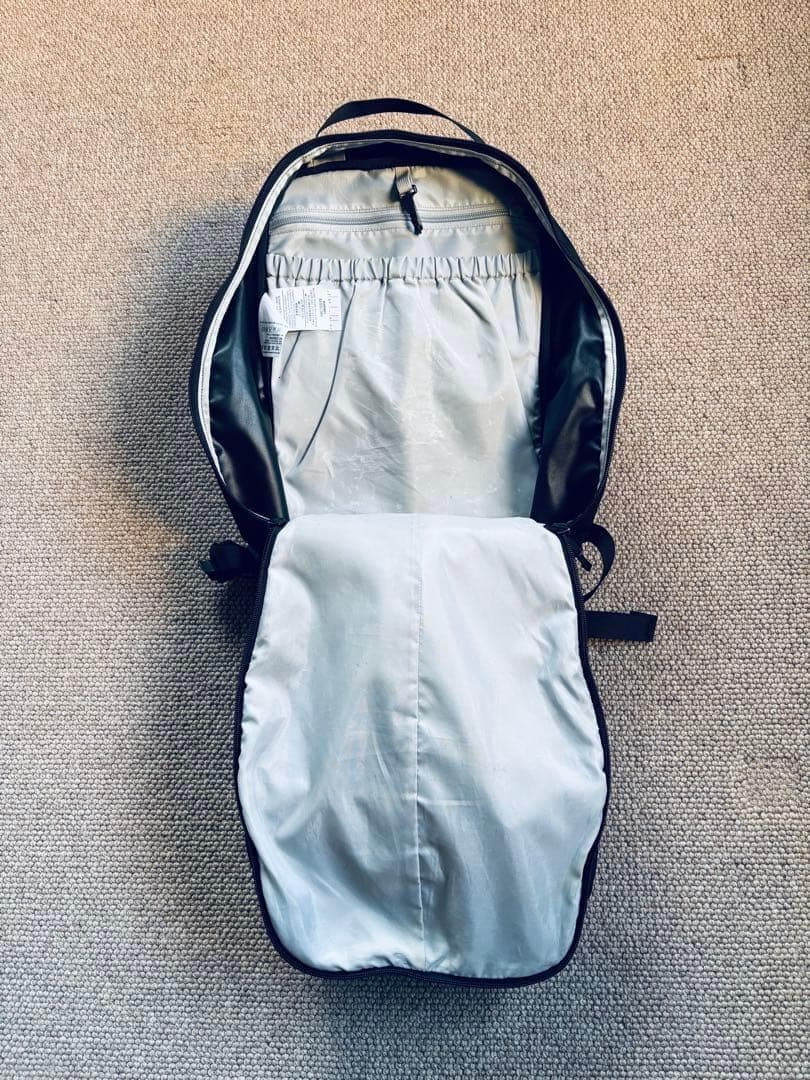 新型 ARC’TERYX マンティス26L バッグパック リュック アウトドア