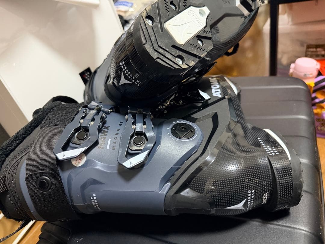 ATOMIC MAGNA 85女性用スキーブーツ