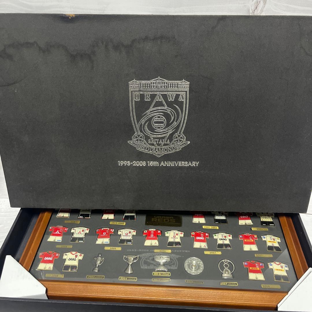 浦和レッズ記念バッチ/1993-2008 15周年記念ピンバッジコレクション額