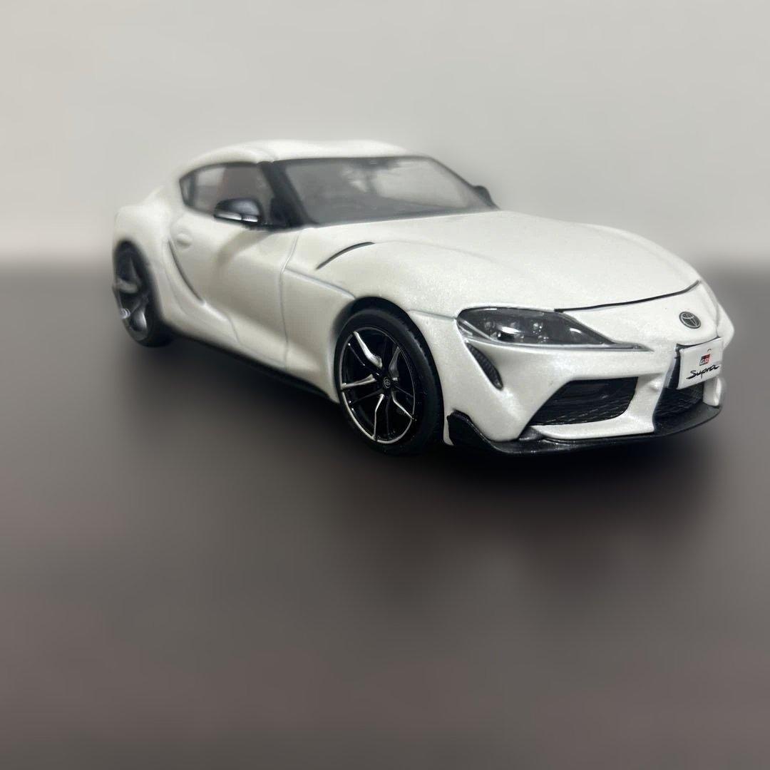 トヨタ　GR スープラ　ホワイトメタリック