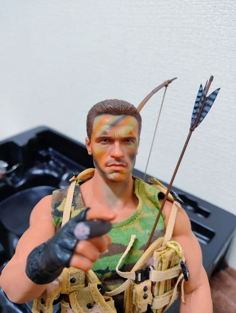 HOTToys.映画[プレデター:(ダッチ少佐)1/6]土日限定価格!!