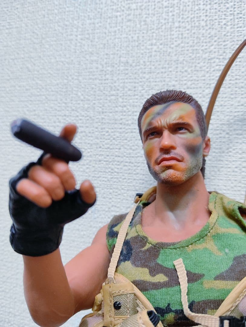 HOTToys.映画[プレデター:(ダッチ少佐)1/6]土日限定価格!!