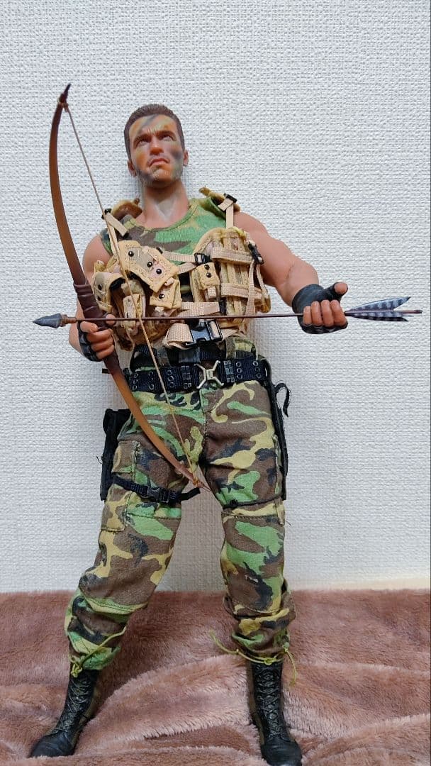 HOTToys.映画[プレデター:(ダッチ少佐)1/6]土日限定価格!!