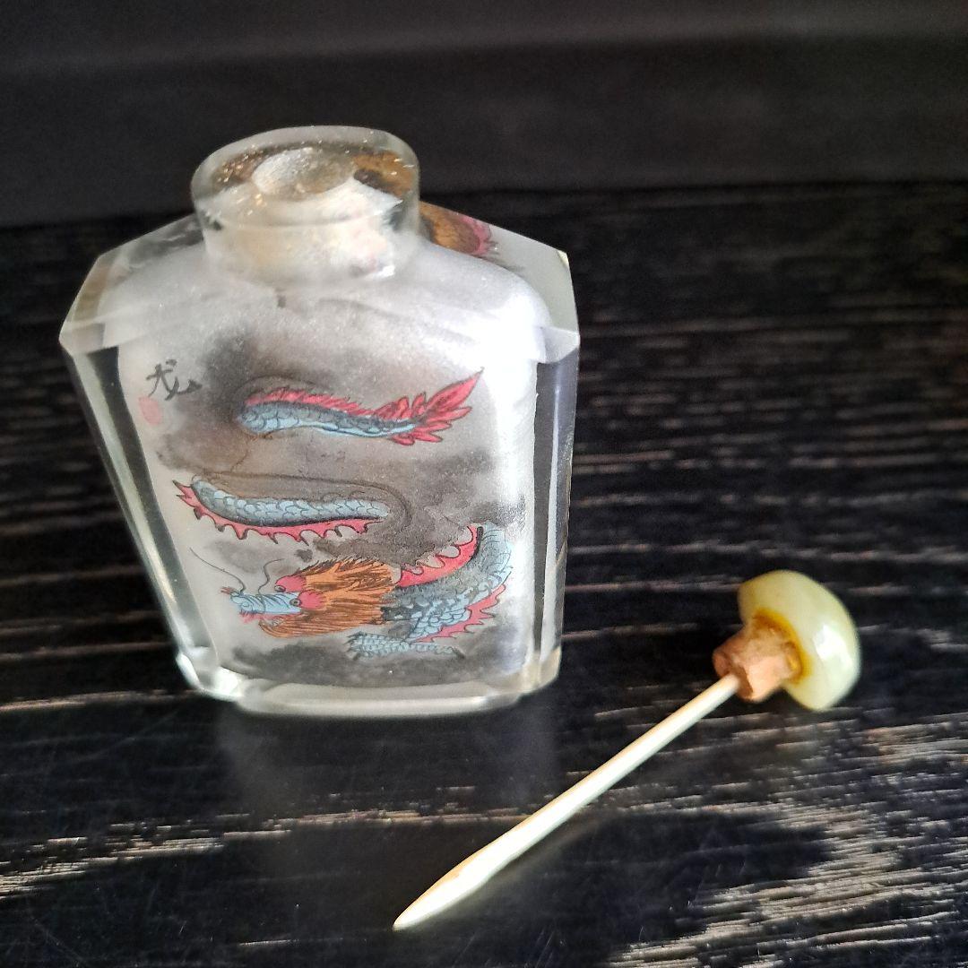 中国　清時代　硝子鼻煙壺　古玩　内絵龍文　角形精密　両面龍　内絵図　蓋◯◯牙さじ