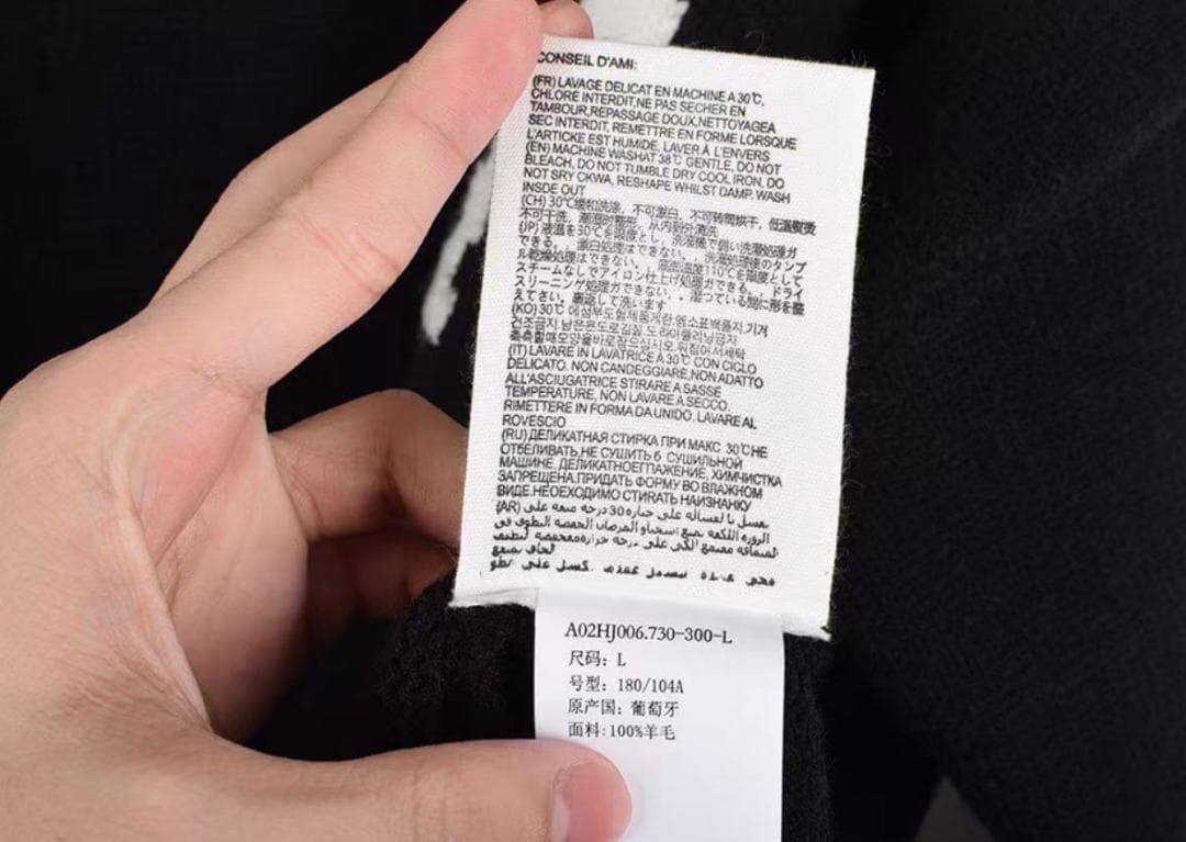 美品 黒 ハート刺繍 タートルネックセーター L