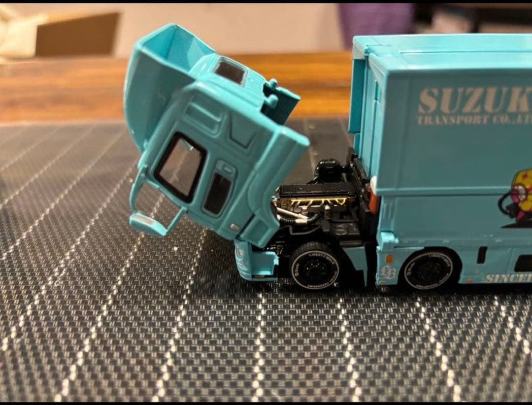 リバティーウォーク三菱ふそうトラック 1/64 東京オートサロン