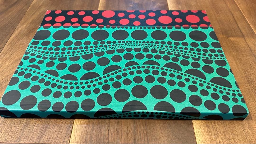 Louis Vuitton × Yayoi Kusama 限定 ファインブック