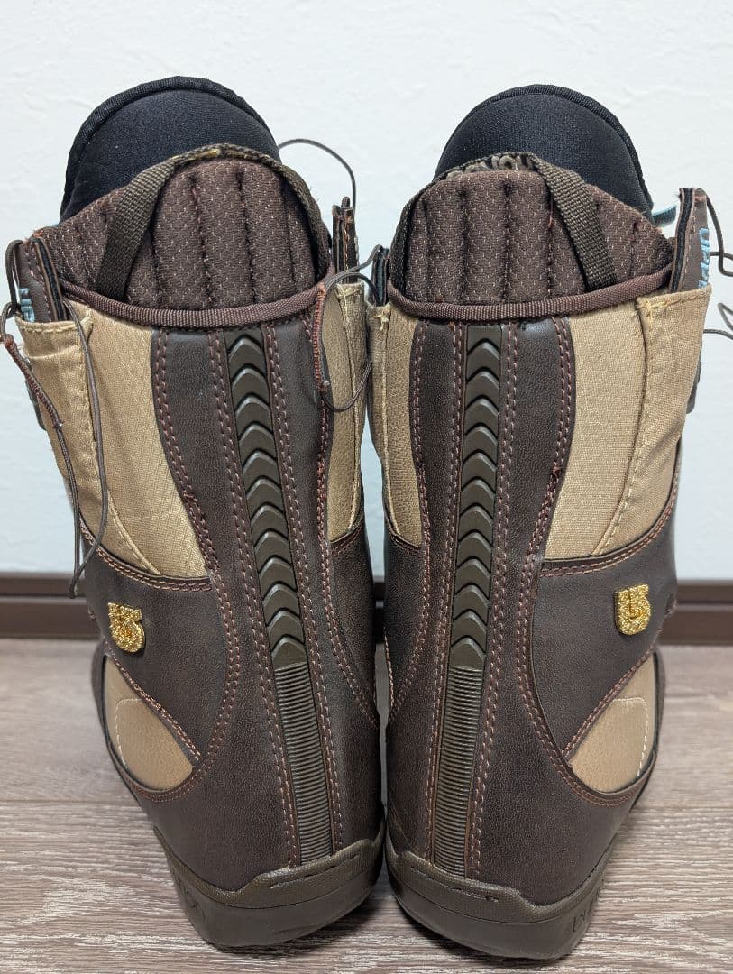 ブラウン スノーボードブーツ 女性用　バートン　エメラルド　BURTON