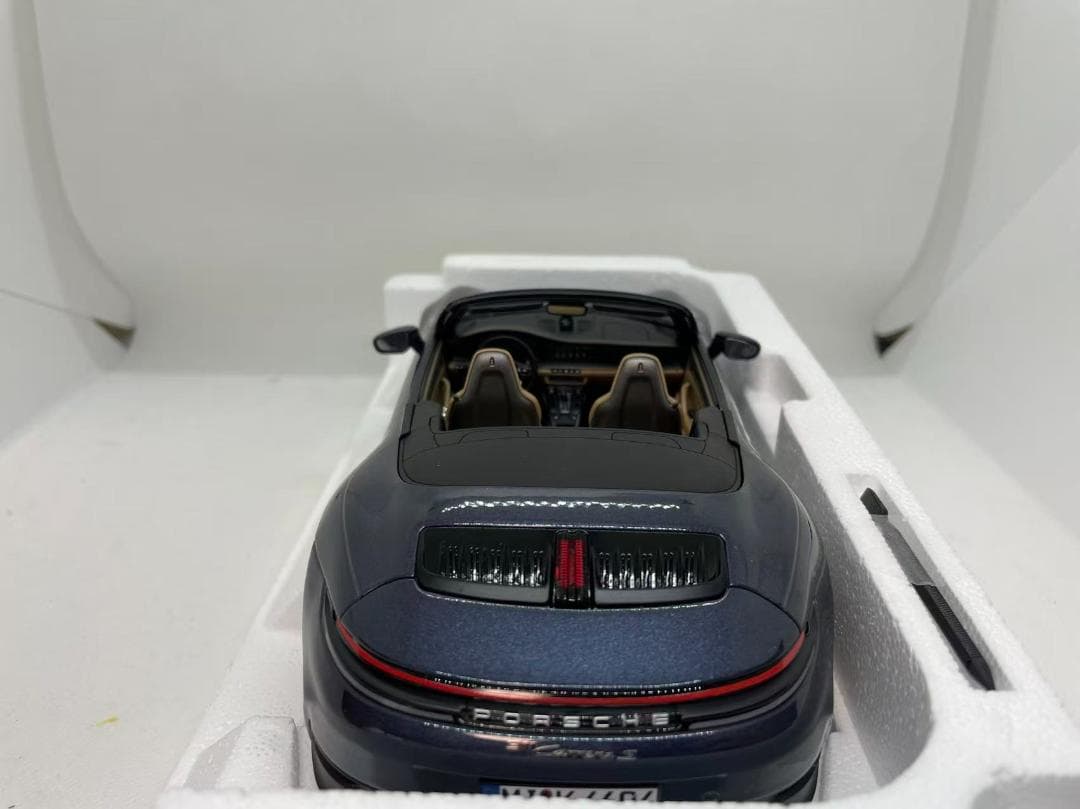 304-057 ノレブ 1/18 ポルシェ 911 Carrera S