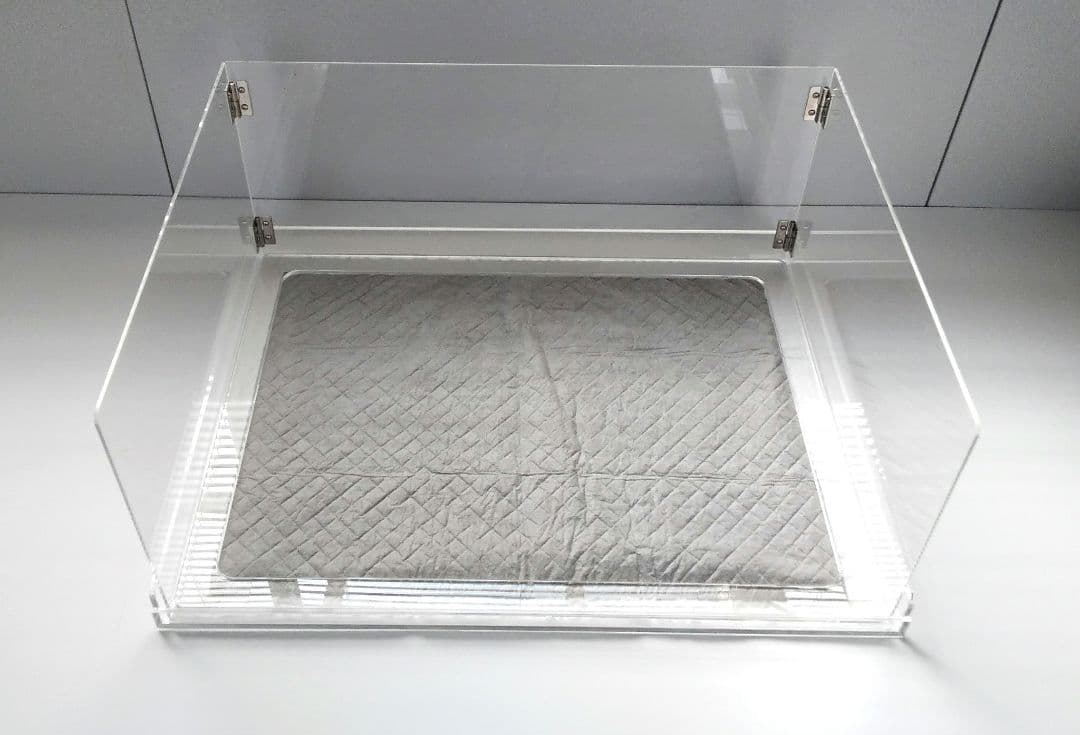 ペットアクリルトイレ　DAIHUKUtype飛散ガード付き　オーダーメイド